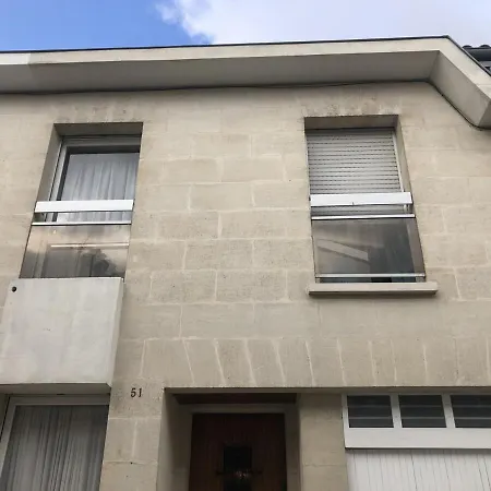 Cozy House With Courtyard Center 보르도